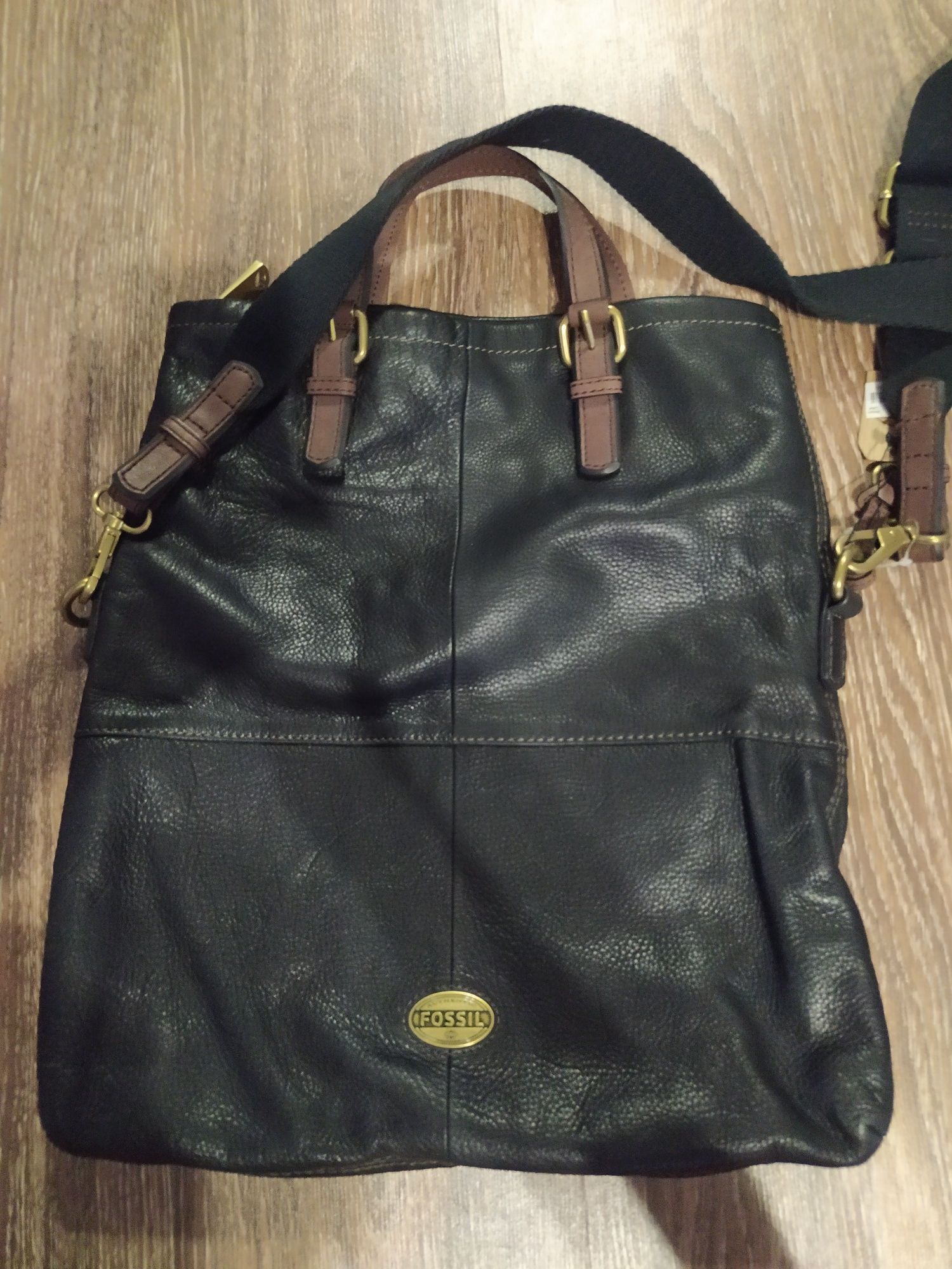 Продам жіночу сумку Fossil