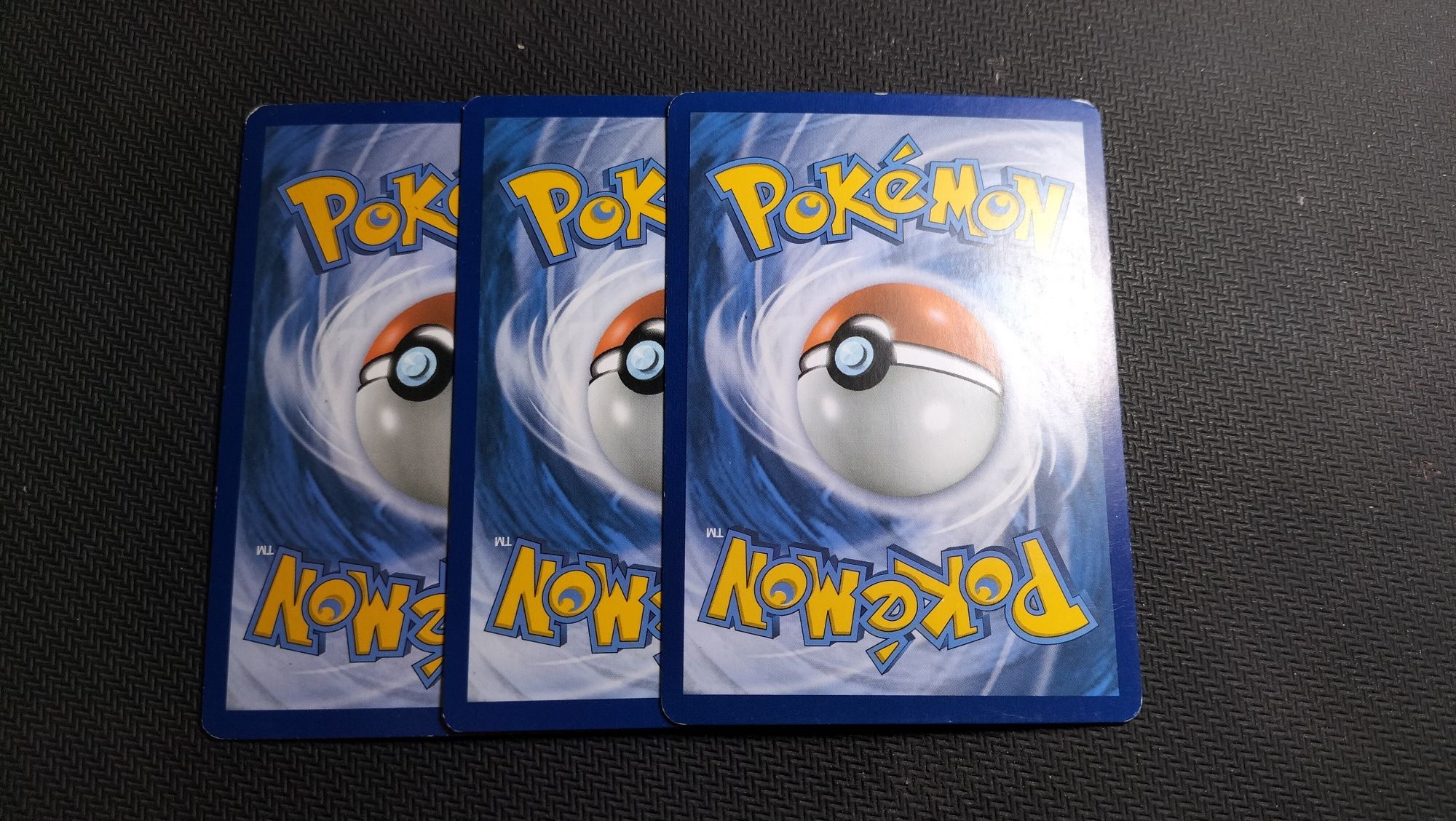 3 cartas Pokémon originais reverse foil