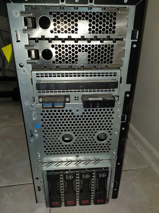 Сервер HP ProLiant ML150 Gen9 E5-2620 v3/64Gb без HDD