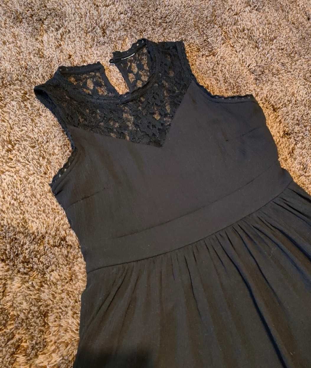 Śliczna czarna sukienka koronka zwiewna na lato na codzień