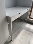 Białe biurko Alex Ikea 132 cm x 60 cm x 76,5 cm