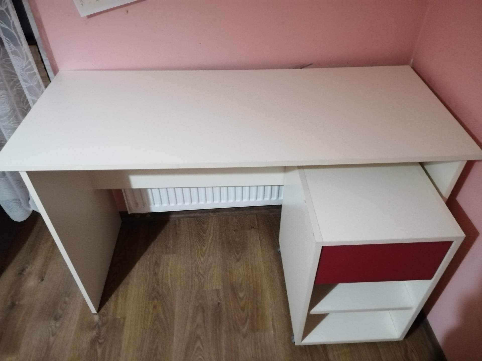 Meble do pokoju dziewczęcego