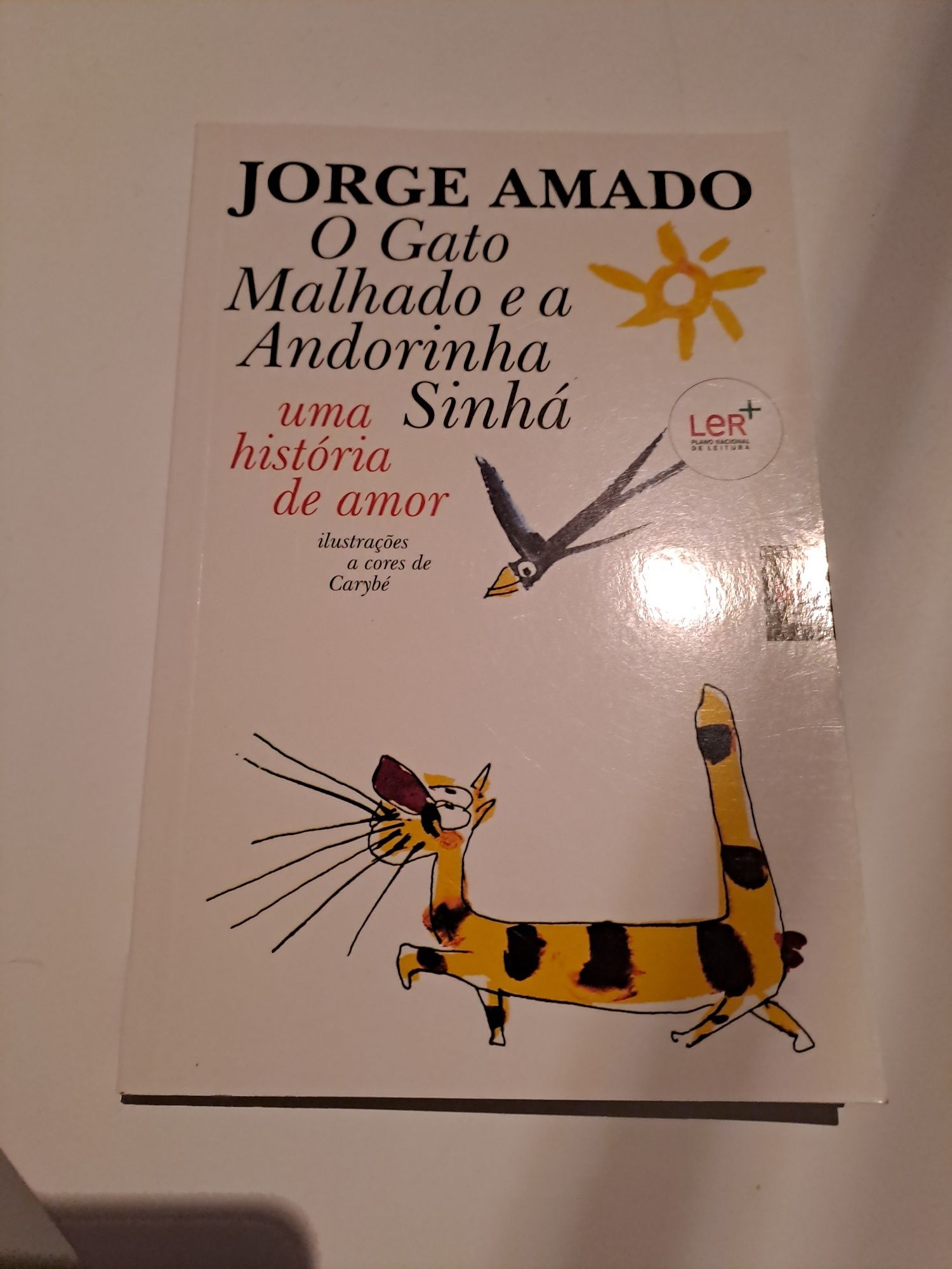 Livro " O Gato Malhado e a Andorinha Sinhá "