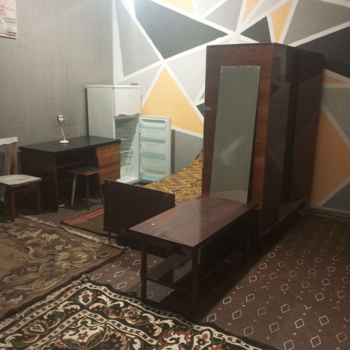 ПРОДАМ велику кімнату 30 кв м  в центрі міста !