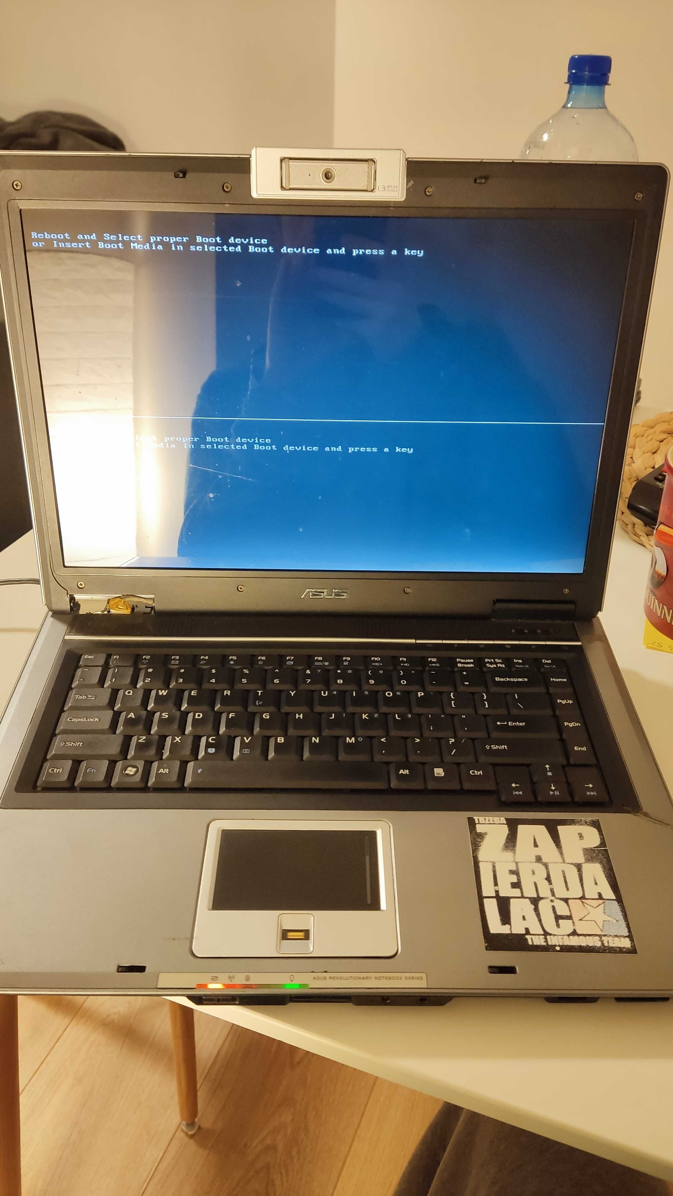 Laptop ASUS F3S F3SV uszkodzony ; na części ?