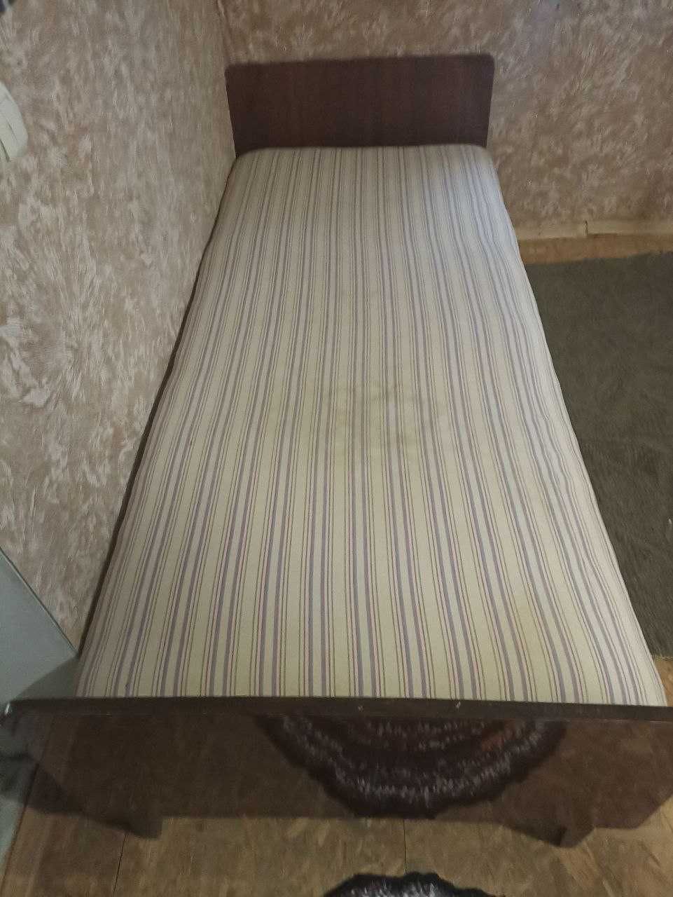 Ліжко з матрасом