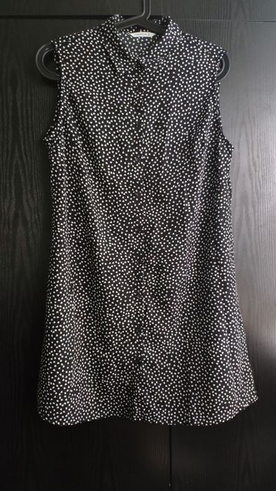 Sukienka z kołnierzykiem rozmiar M