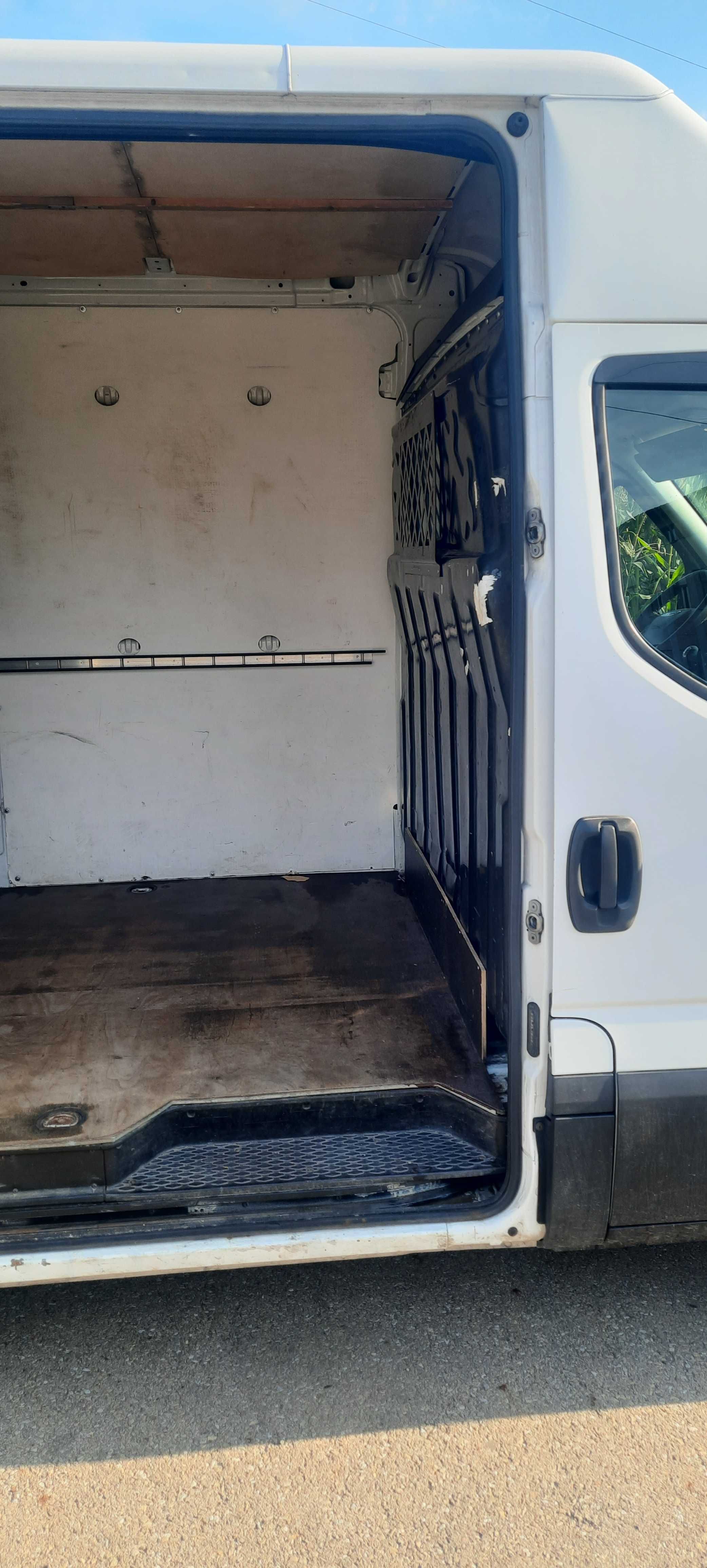 Wynajem Wypozyczalnia Samochodow Busa Dostawczy Maxi Iveco Daily L4H2