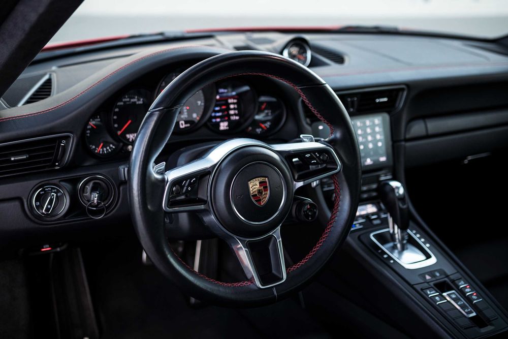 Wynajem PORSCHE 911 Carrera 4s, Audi RS3 2023, GOLF 7.5R, A45s AMG, M3