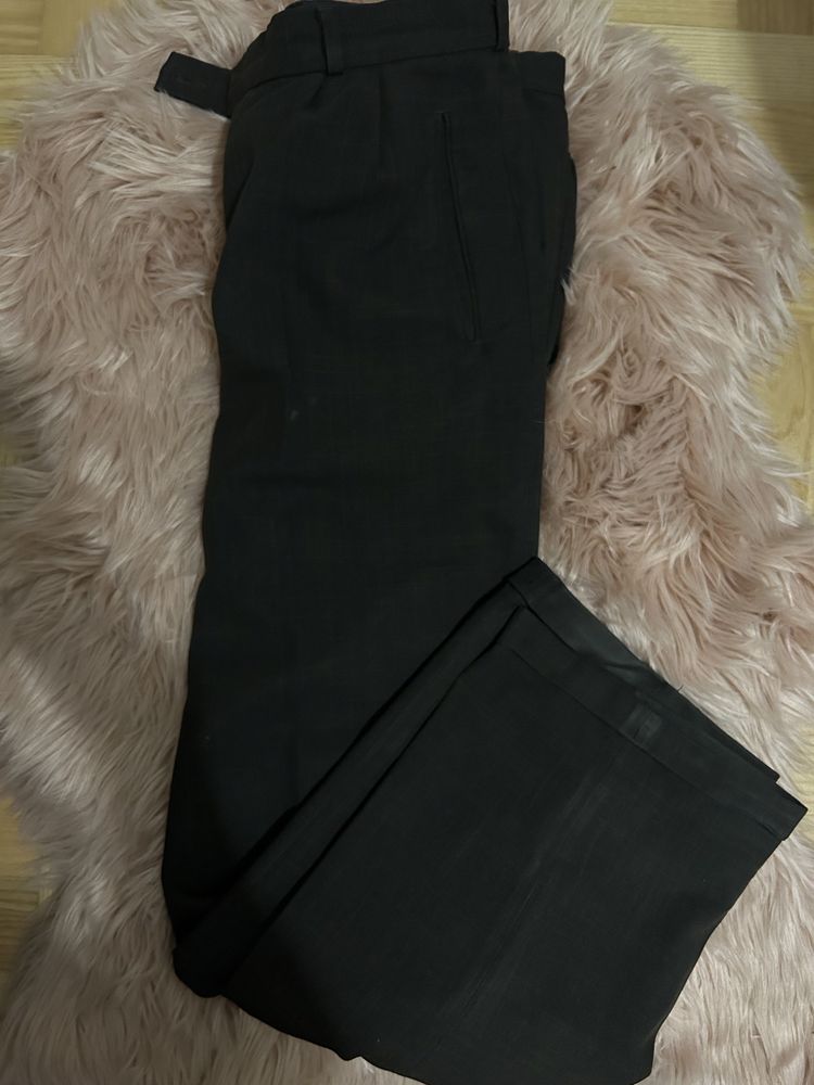 Eleganckie spodnie Reserved