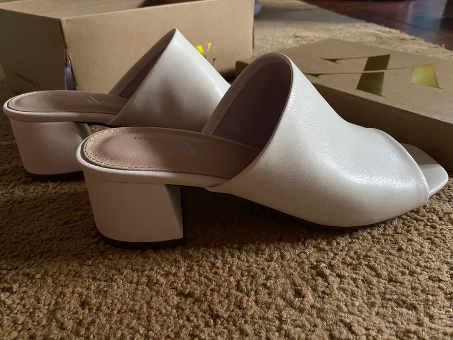 Sapatos/mulle em pele