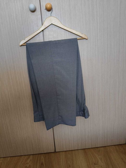 Fato completo cinzento