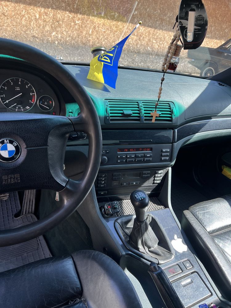 BMW E39   523I 2.5 газ-бензин.