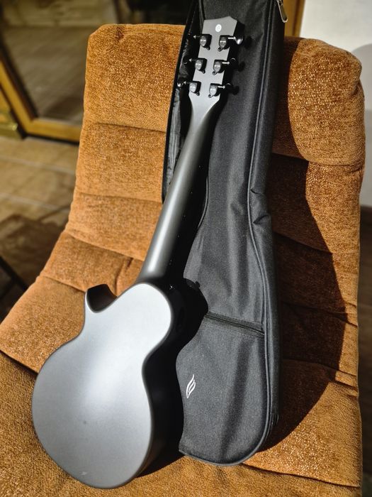 Mała gitara, wielką moc. Mini gitara turystyczna lub dla dziecka Enya