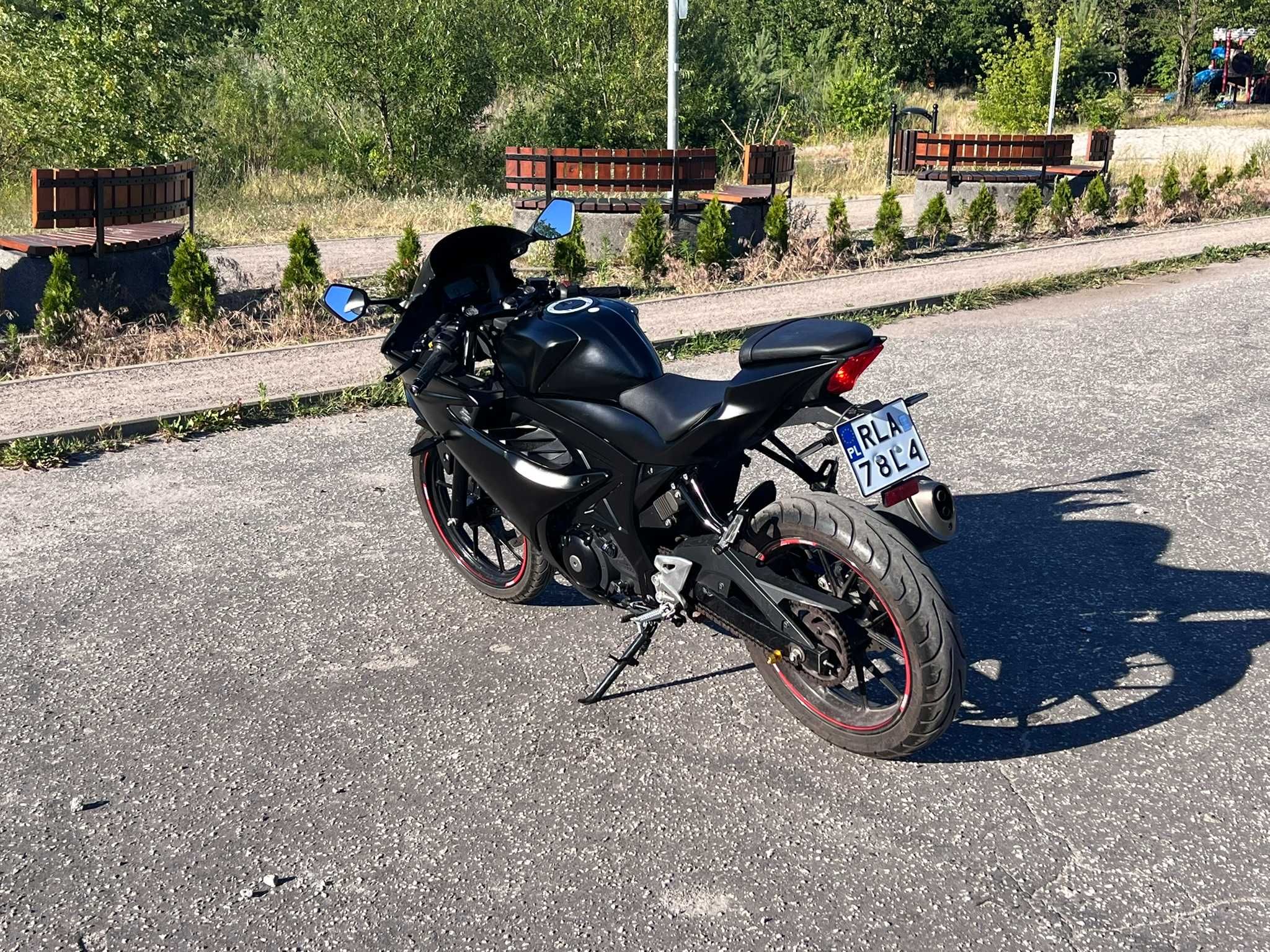 Suzuki GSXR 125 ABS Keyless, kat B, A1, 2018 Czarny