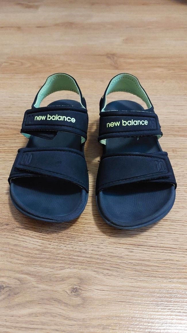 Sandały dziecięce New Balance roz. 27
