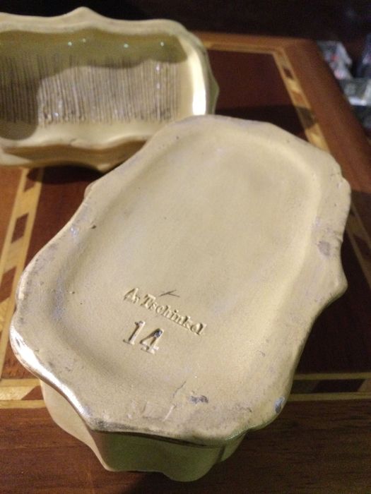 Caixa tabaco Cerâmica Amarela Anton Techinkel Séc XIX 10,5 cm