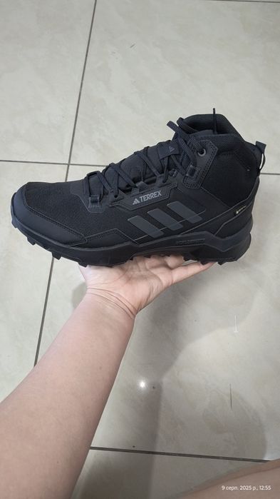 ОРИГІНАЛ Кросівки Adidas Goretex HP7401 US 10 28 см чорні  осінь зима