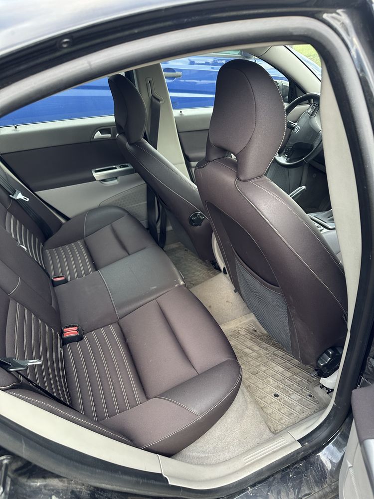 Volvo S40 2.0 Diesel 136KM 2007 • Uszkodzony przód • Na części