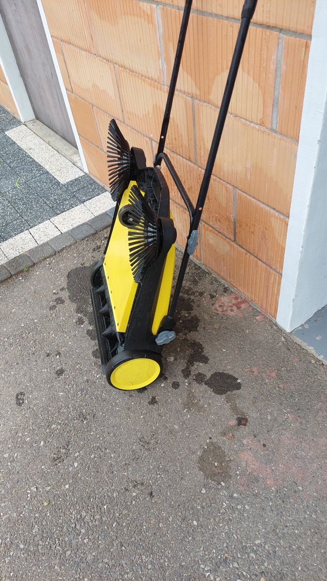 Jak NOWA Zamiatarka karcher