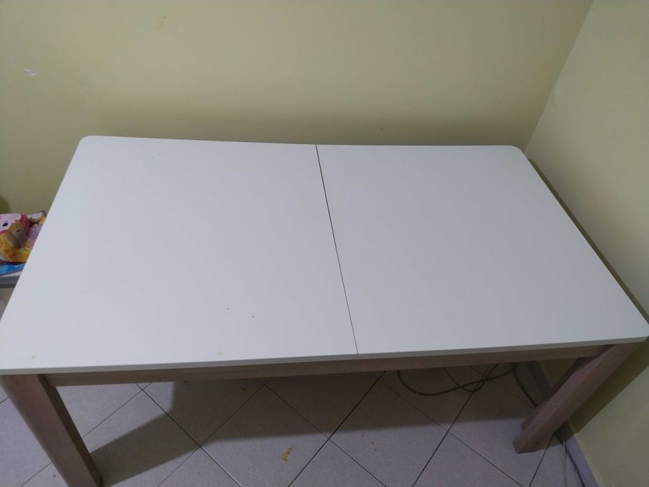 Mesa extensível branca