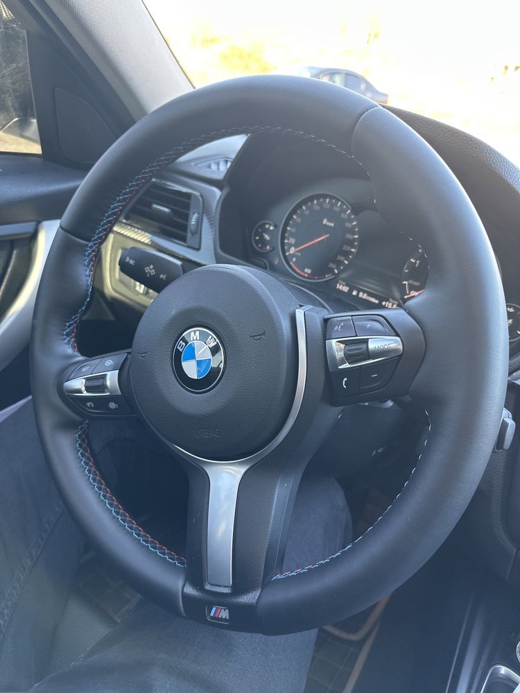 М руль на BMW F30 F20 F22 F32 F15 F25 с лепестками идеал