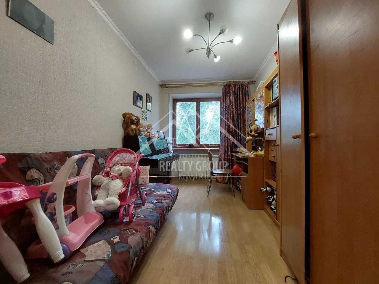 Продаж 4к з меблями та технікою у ЦМ р-ні поряд із парком Мершавцева