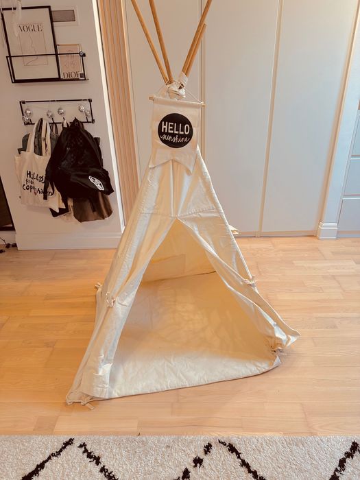 Namiot tipi do pokoju.