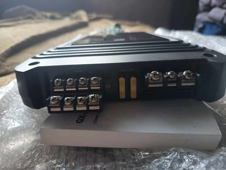 Wzmacniacz samochodowy JBLGX-A604