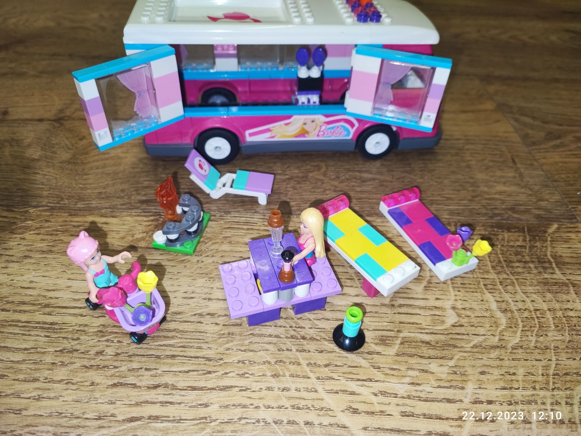 Кемпер Barbie Mega Blocks Luxe Camper 80293 Неполный
