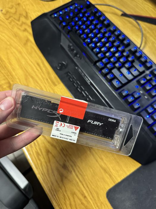 Оперативна пам'ять Kingston 8 GB DDR4 3733 MHz HyperX