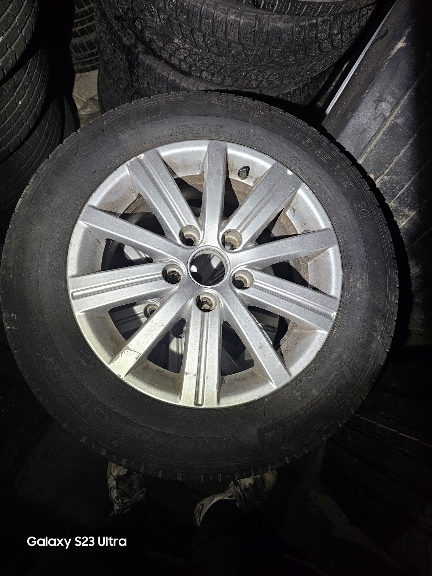 Felgi aluminiowe z oponami letnimi volkswagen Passat 5x112 r15