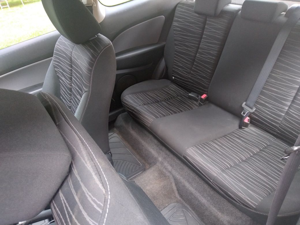Mazda 2 1,3 benzyna,ładna bez korozji,klima,centralny zamek,alu 09r