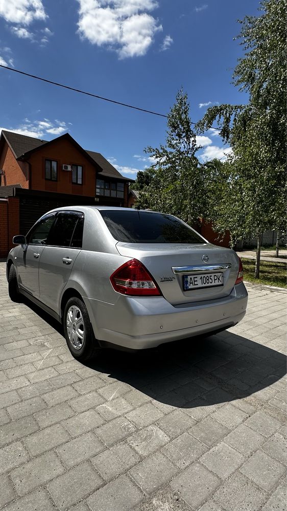 Nissan Tiida автомат 2008