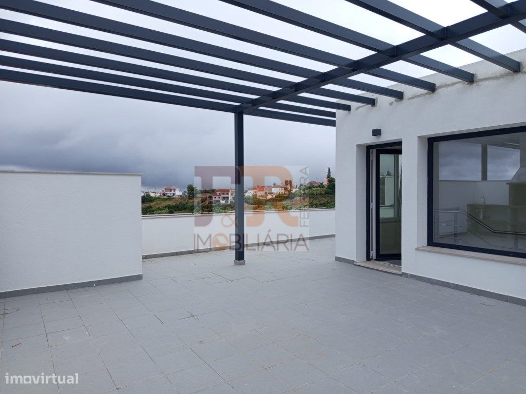 Apartamento T2 novo prédio com elevador , garagem box e Terraço Ses...