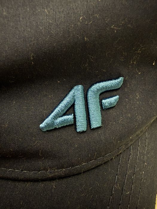 Czapki z daszkiem 4F męska S/M oraz damska one size