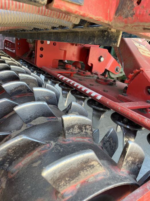 Agregat uprawowo siewny brona wirowa