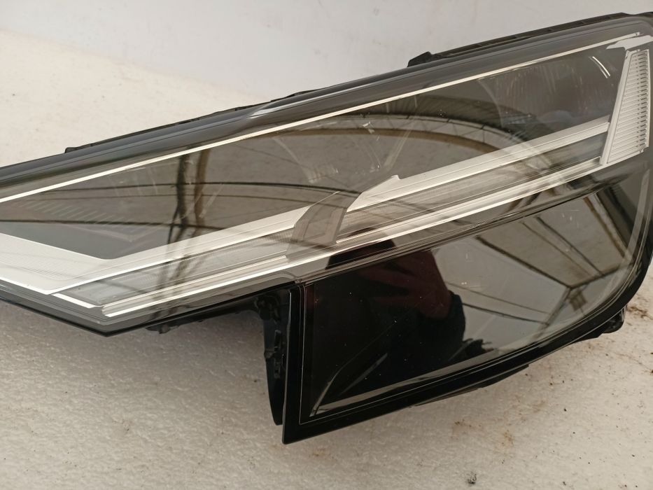 Audi Q8 4M8 Full LED lampa lewy przód lewy przednia EU