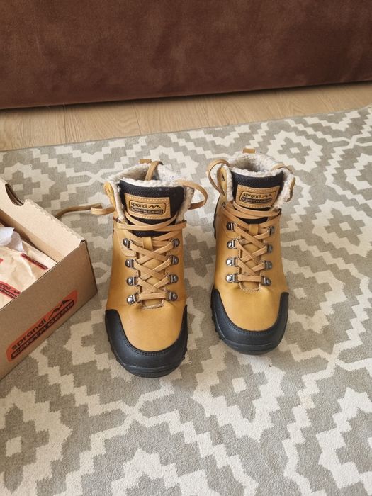 Зимние ботинки  Sprandi 37р.