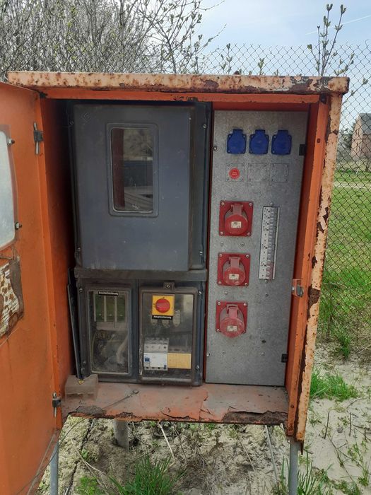 Skrzynka elektryczna, rozdzielnia budowlana, erbetka