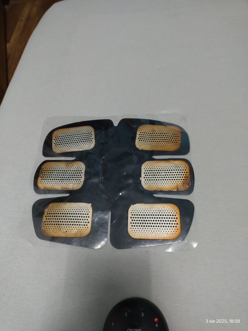 Stymulator mięśni brzucha EMS
