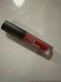 Huda beauty pomadka w plynie liquid matte miss america