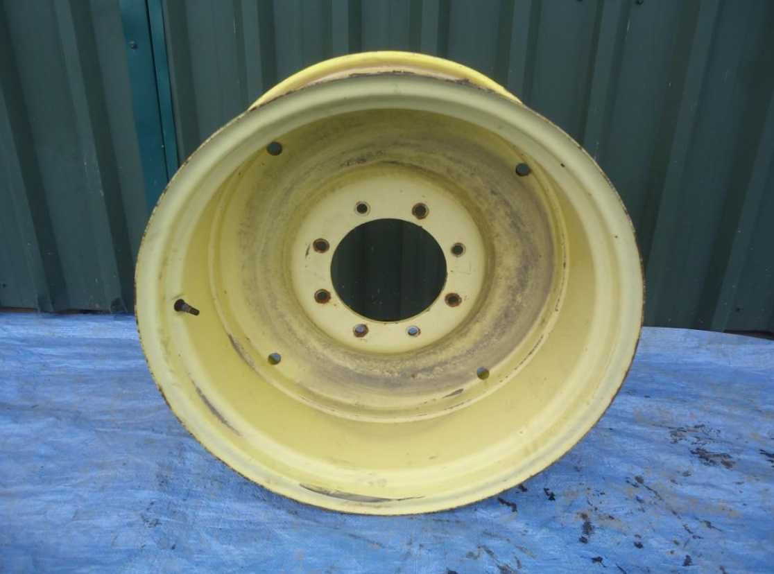 Felga 420/70 R - 28 W 12 X 28 Titan Bdb