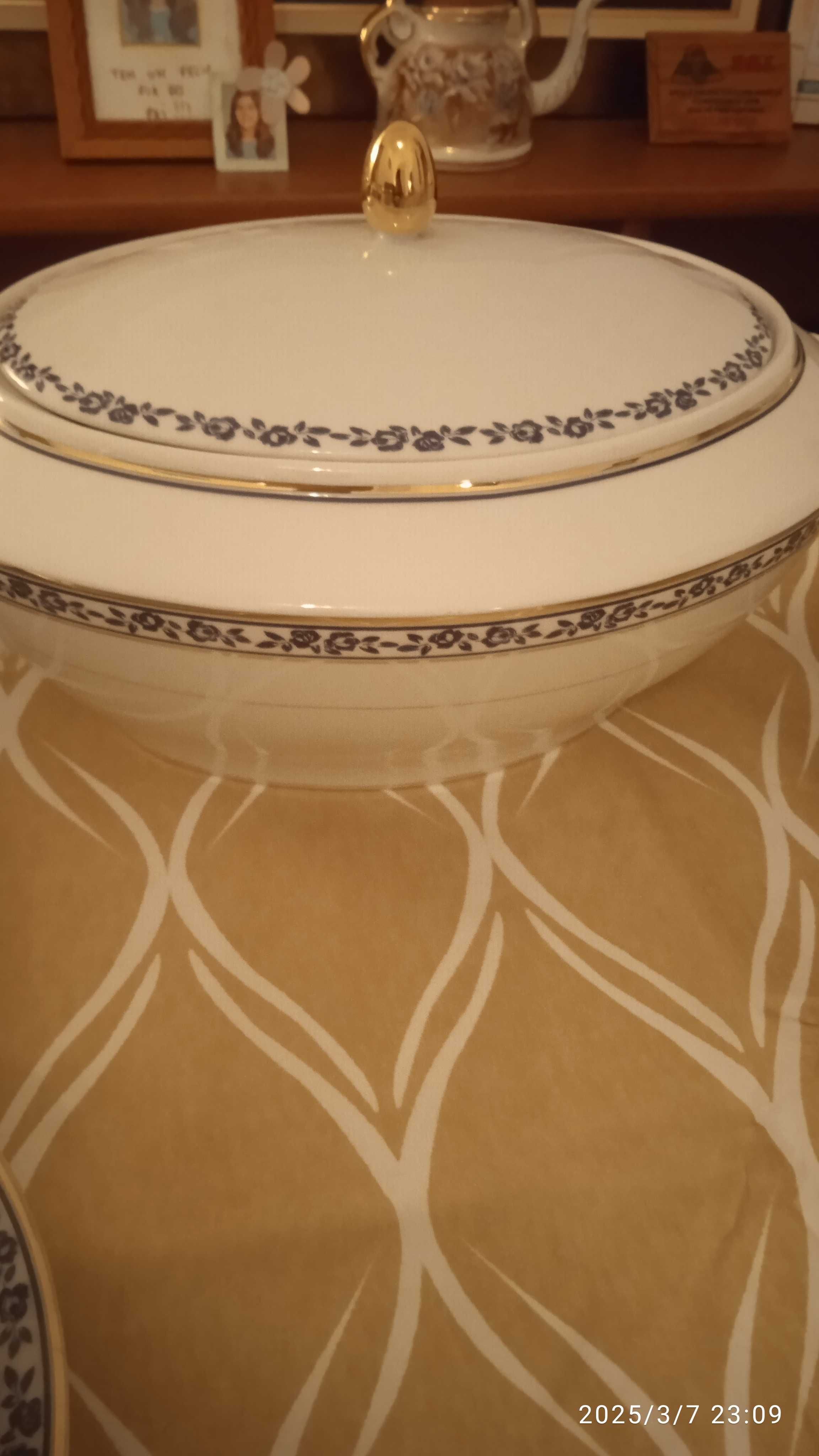 Baixela de porcelana portuguesa