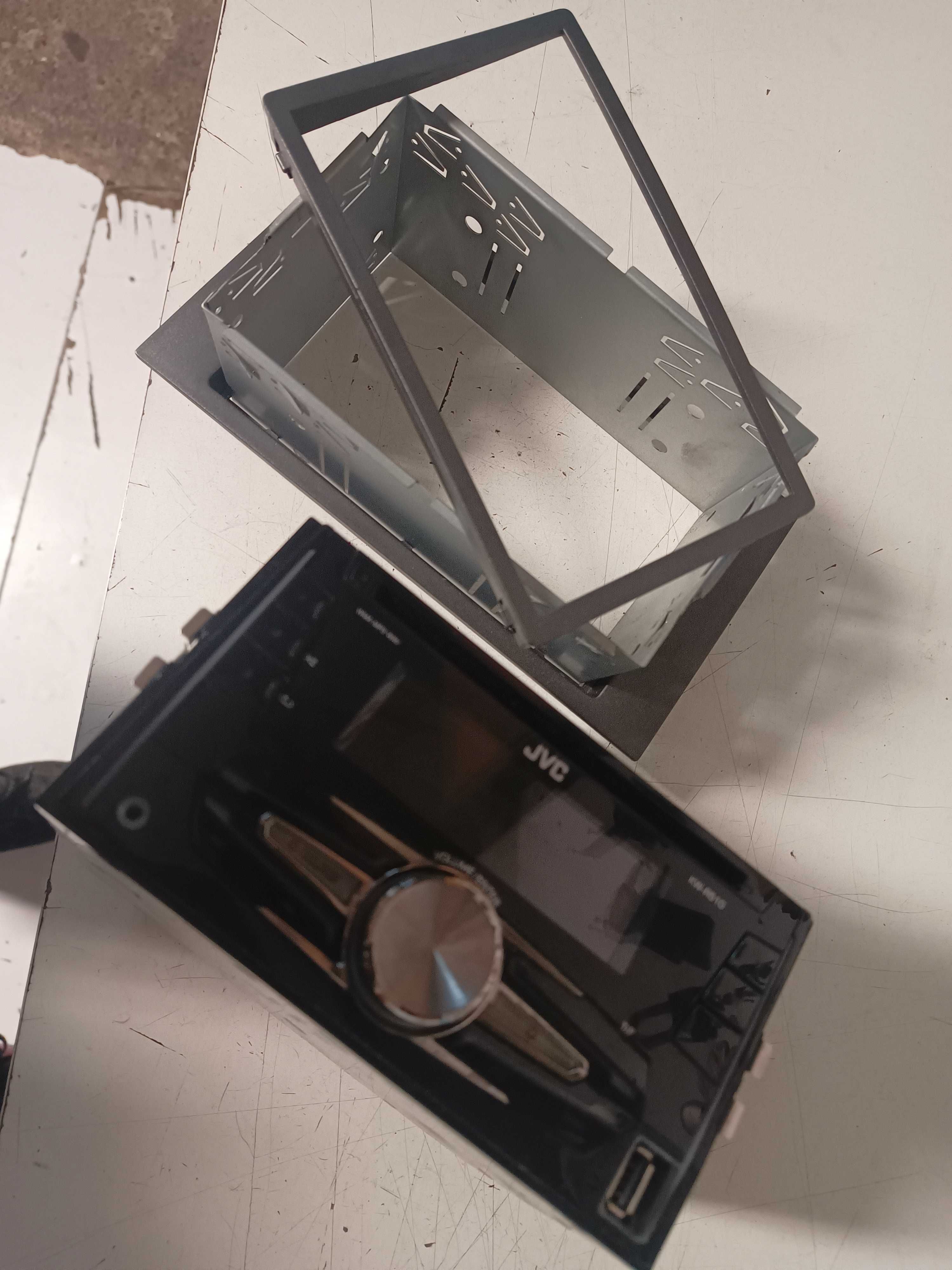 Ford Mondeo mk4 radio JVC