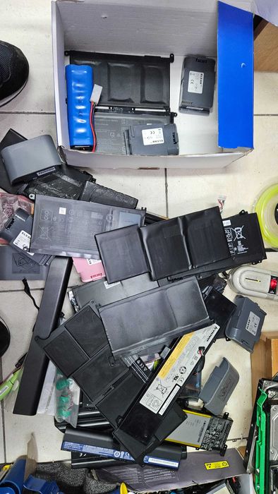 Baterie do laptopów-różne- używane- z demontażu 40szt