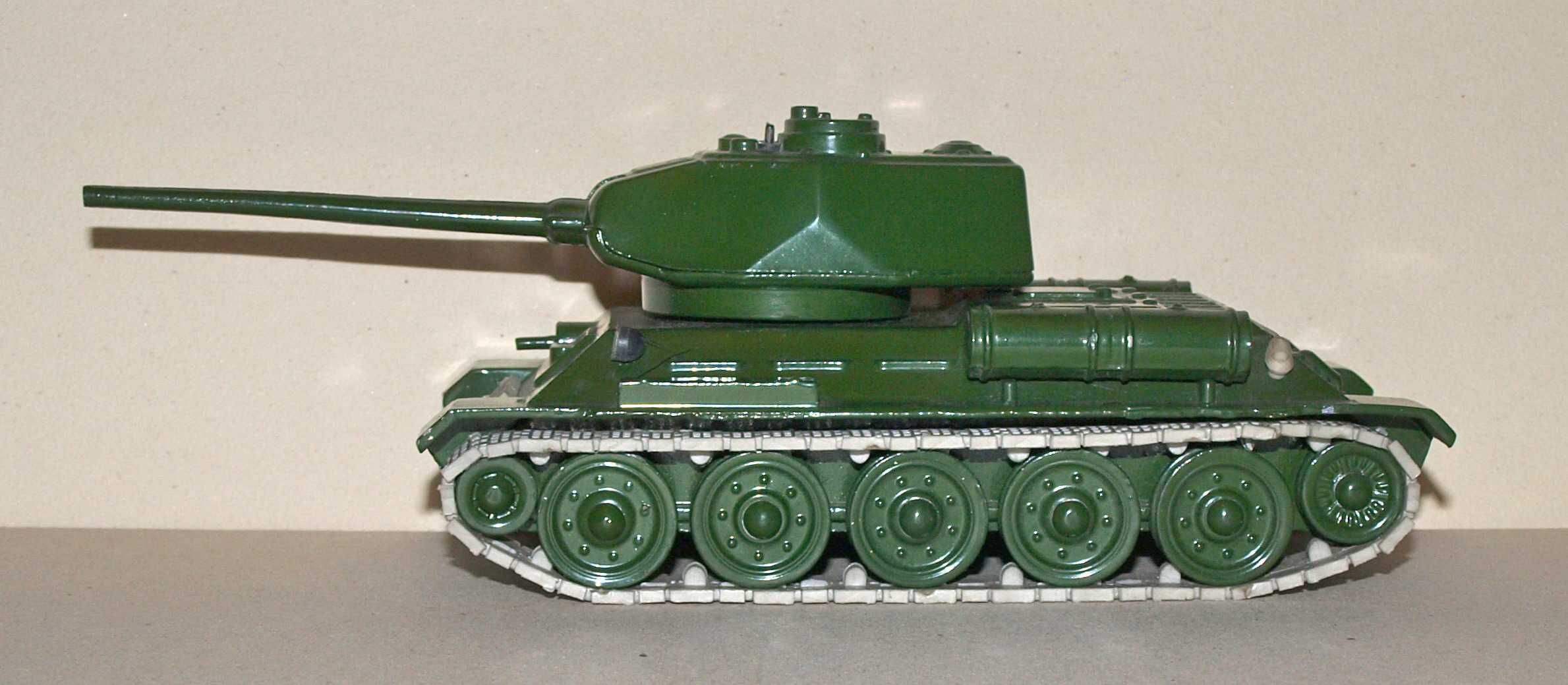 Czołg T-34/85 1/43 model metalowy ZSRR