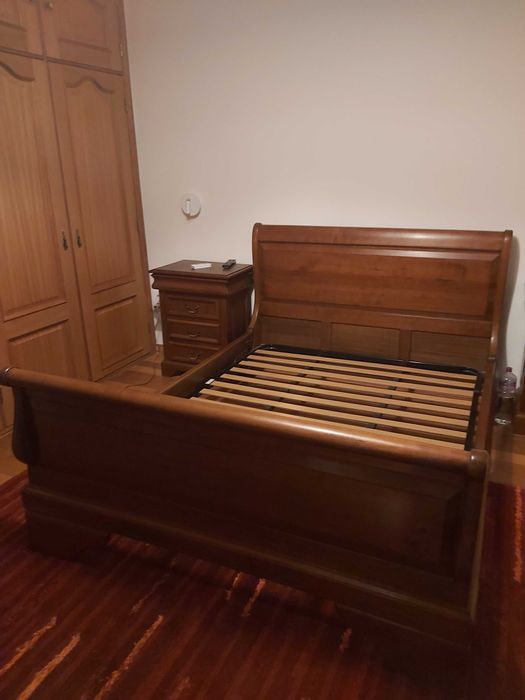 Mobília em madeira estilo Luís Filipe