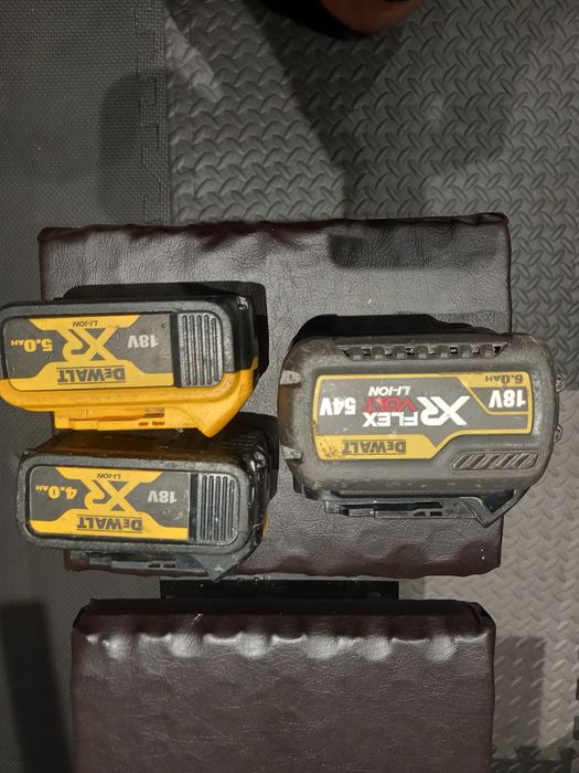 Baterie dewalt 4ah, 6ah