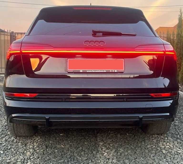 Розборка запчастини розбірка AUDI Q8 E-Tron фарба Y9T